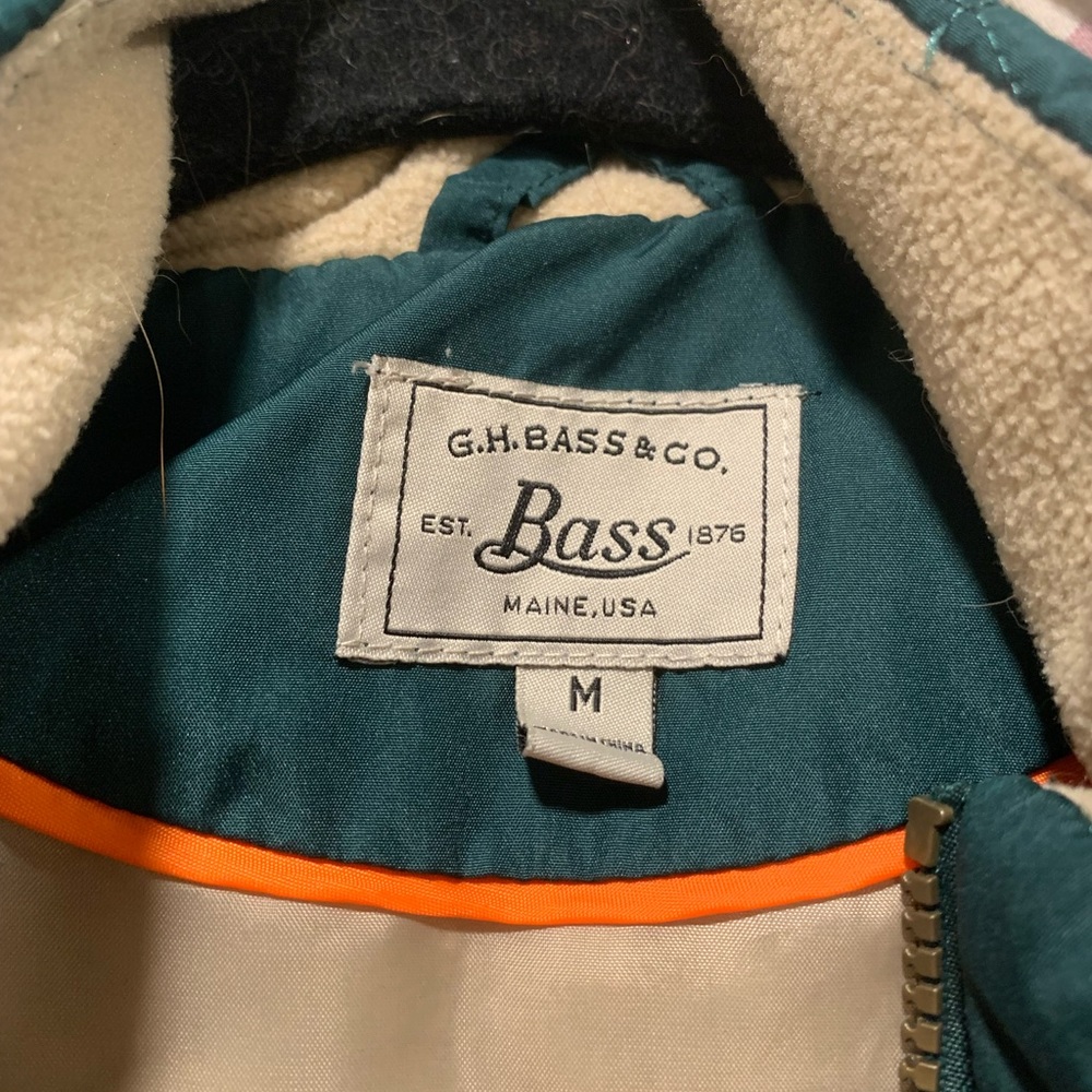 Bass Women’s Vest- like new condition - Picture 2 of 3